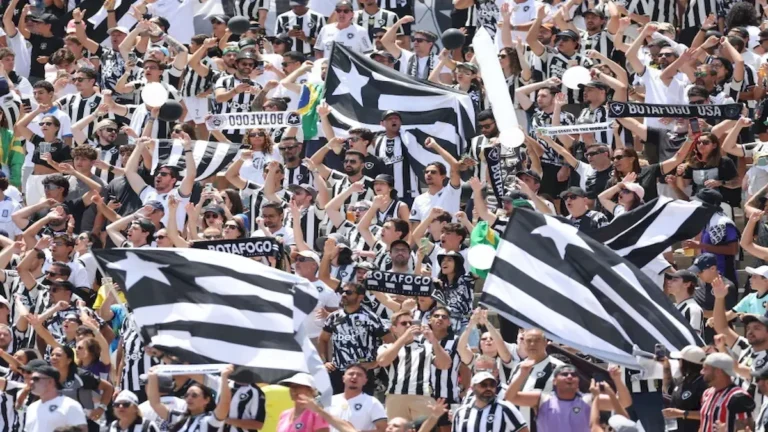 Botafogo no grupo da morte avança com superação e garra