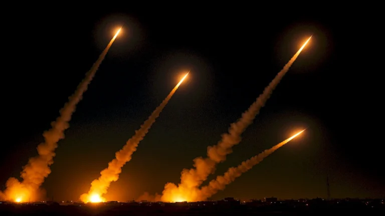 Irã ataca bases americanas com mísseis no Catar