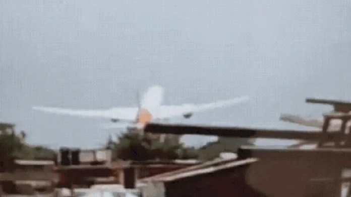 acidente aéreo na Índia
